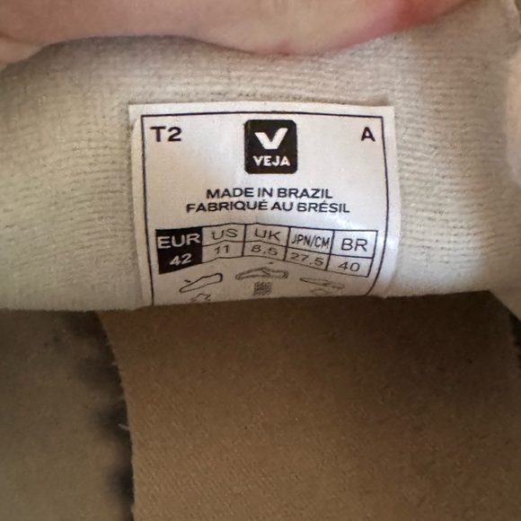 Veja Women's Cream and Pink Sneakers - Picture 4 of 4